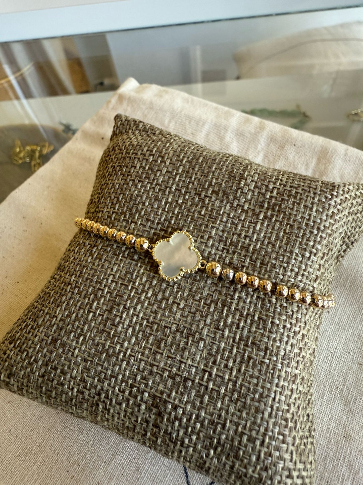 PRE ORDEN Pulsera Goldfilled con Dije Trébol Plata con Baño