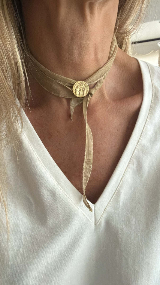 Collar Sagrada Familia con cinta gasa -Pre Orden